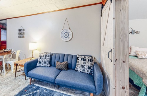 Pulteney Cabaña | Keuka Lake-front cottage near vineyards with free WiFi, deck, & private grill