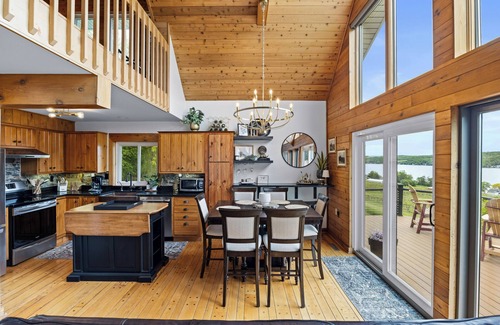 Town of Jerusalem Casa | Keuka Vines Peace of Mind