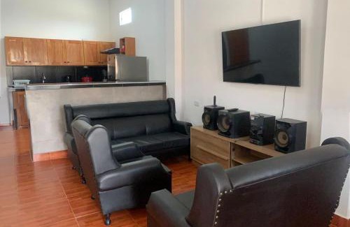 Los Órganos Casa | Kevin House