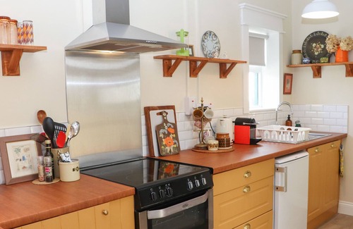 Ballymacoda Cabaña | KEVIN'S COTTAGE, family friendly in Ballymacoda, County Cork