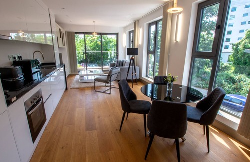 Chiswick Riverside Apartamento | Kew Bridge by Charles Hope