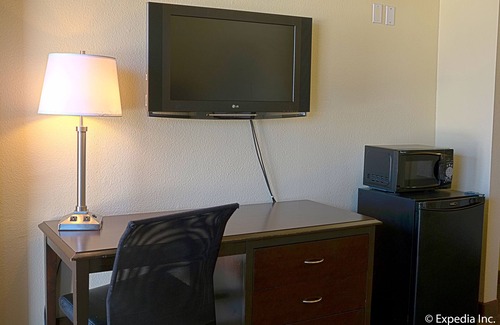 Tustin Hotel | Key Inn & Suites