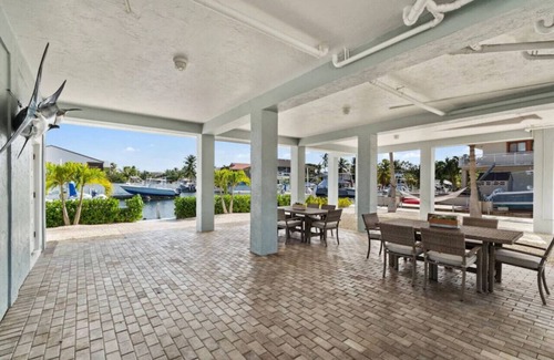 Key Largo Apartamento | Beautiful 2 Bedroom Condo with Dock Slip and Pool