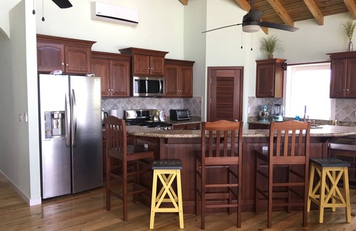 Isla de Utila Casa | Key Lime Casa - Ocean Front - Private Pool
