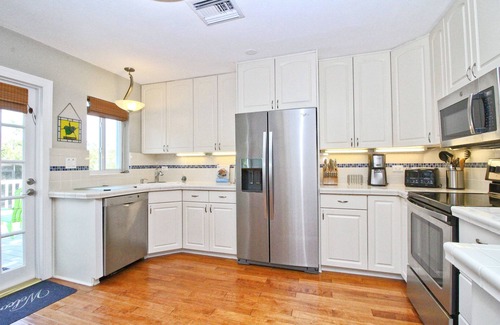 Marathon Casa | Key Lime Kottage- Waterfront Home on Gulf of Mexico w/ Private Pool, Dock & More