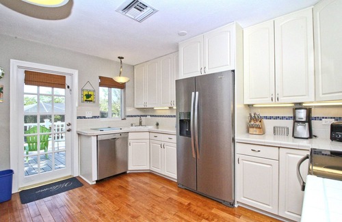 Marathon Casa | Key Lime Kottage- Waterfront Home on Gulf of Mexico w/ Private Pool, Dock & More