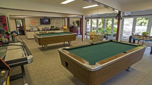 Chalet Village North Chalet De Esquí | Key Lime Pie, Hot Tub,WIFI, FREE tickets each paid day!