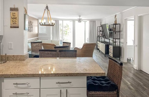White St. Gallery Condominio | Key West Condo 2B/2B with Pool & Boat FREE Slip