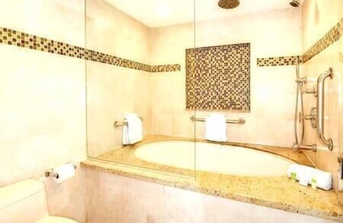 Historic Seaport Complejo | Key West, Galleon Resort, Marina, In Town, Pool, Hot Tub