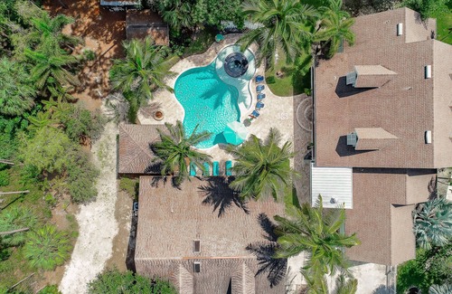 Oakes Estates Casa | ¡Casa de lujo estilo Key West con piscina estilo centro turístico!