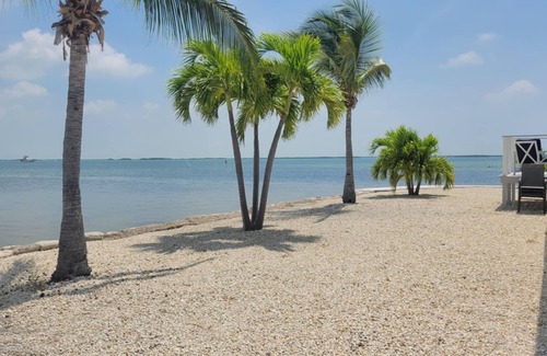 Key West Casa | Key West/Surrounded by The Atlantic Ocean Includes 42 Ft Dock Space