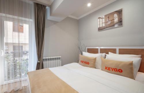 Arzakan Apartamento | KeyGo Studio #0183 next to the Cascade
