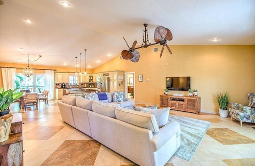 Coury Casa | Keys Paradise on Coury Drive Key Colony Beach. Vacation in resort style