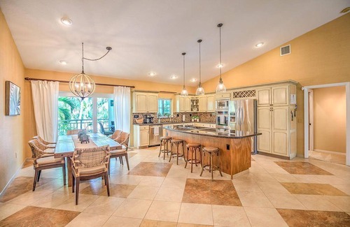 Coury Casa | Keys Paradise on Coury Drive Key Colony Beach. Vacation in resort style