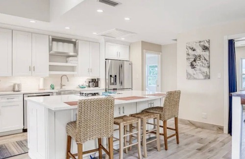 Coupon Bight Aquatic Preserve Casa | Keys To The Kingdom! Private Oceanfront Retreat with Beach and Pool