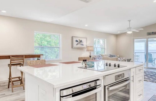 Coupon Bight Aquatic Preserve Casa | Keys To The Kingdom! Private Oceanfront Retreat with Beach and Pool