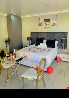 Mamaolo Cabina | KGADITSE ROAD LODGE