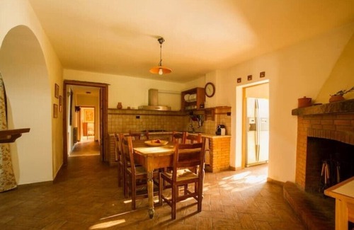 Ortona Casa | Khaki. Rustic 6/8 p. country house with garden and pool
