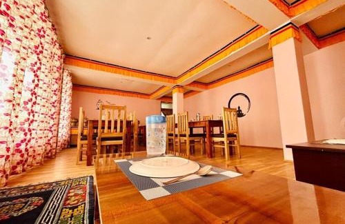 Leh Cama Y Desayuno | Khamba Villa Ladakh by LexStays