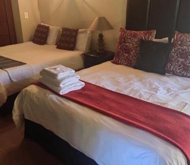 Greater Johannesburg Metropolitan Area Cabina | Khaya Africa Guesthouse