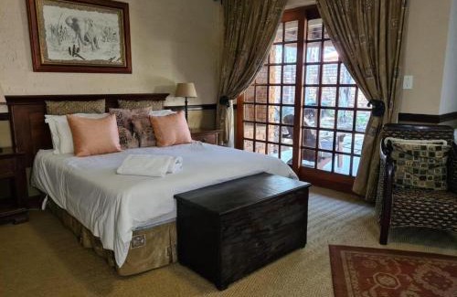 Greater Johannesburg Metropolitan Area Cabina | Khaya Africa Guesthouse