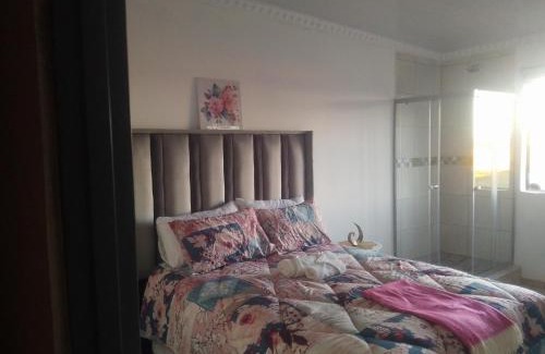Taung Station Apartamento | Khetshane Consortium private park and restaurants