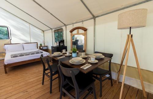 Coldspring Otro | Khushatta Hills Ranch Glamping - Mom Mollie