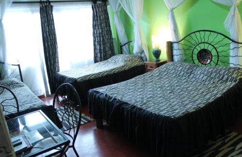 Ngara Cama Y Desayuno | Khweza Bed and Breakfast