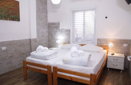 Gilboa Casa | Kibbutz Beit Alfa Guest House