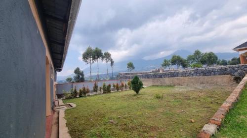 Western Region Cabina | Kibugu Gorilla Homestay