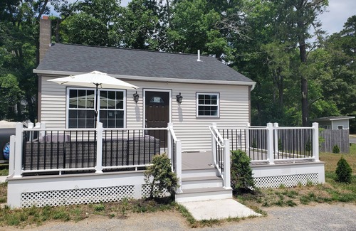 Whitesboro Casa | Kick back and relax in this calm, stylish home. Luxury newly renovated property