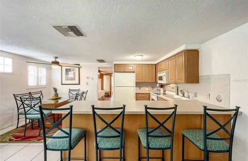 Port Richey Casa | Kick back and Relax at Leisure Beach