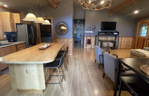 Packwood Cabina | Kick back and relax at the Fairway Cabin!