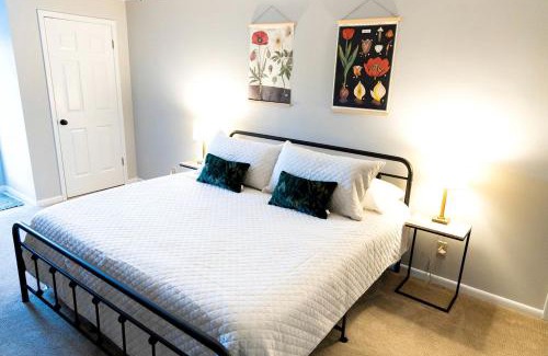Belden Casa | Kid and Pet-Friendly Lake Glamping in Tupelo, Mississippi