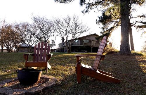 Belden Casa | Kid and Pet-Friendly Lake Glamping in Tupelo, Mississippi