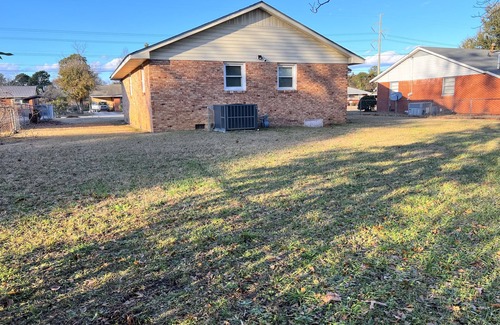 Fayetteville Casa | Kids/Pets friendly 3BR 1.5BT Fenced Purified Water.