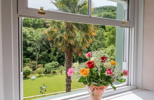 Ilfracombe Casa | Wild Walks, Cozy Fires & Woodland Wonder: Sleeps 7