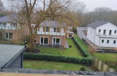 Molfsee Apartamento | Apartamento Kiel Week en una villa suburbana de buen gusto