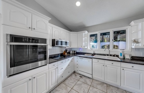 Helen Casa | Kies Poolside Mountain Villa- Prime Location Near Downtown Helen