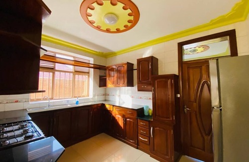 Kigali Casa | Kigali’s Hidden Gem: Quiet, Spacious Villa w/ Breathtaking Views by the Airport.