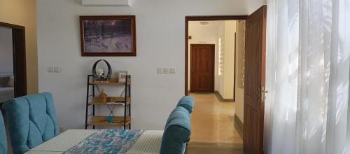 Mtwapa Apartamento | Kikambala Luxurious Two Bedroom - Beachfront, Swimming pool View, WiFi, Smart TV, Ample Parking, 24Hr Security
