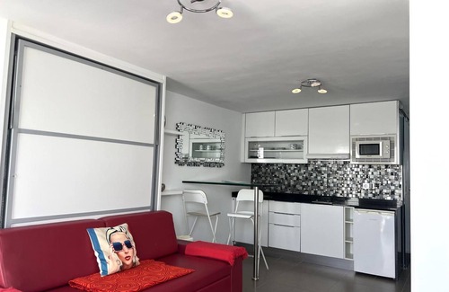 Puerto del Carmen Apartamento | 'Kikere Puerto del Carmen' Holidays with Shared Pool, Wi-Fi and Air Conditioning