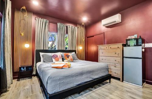 Wilton Manors Casa | Kiki 5 - Men's Clothing optional Guest Houses
