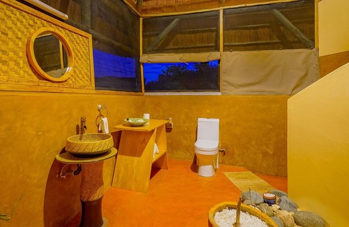 Western Region Cabina | Kikorongo Safari Lodge