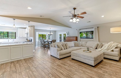 Redding Casa | Kildare Place | Cozy Comfortable Peaceful