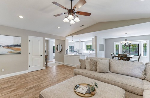 Redding Casa | Kildare Place | Cozy Comfortable Peaceful