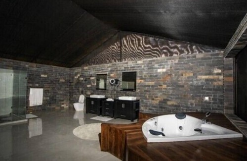 Moshi Hotel | Kilimanjaro luxury camp