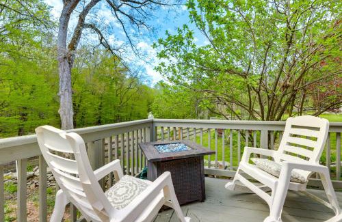 Ballouville Apartamento | Killingly Barnyard Studio in Wine Country!