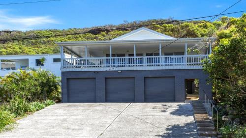 Killcare Casa | 'Killy Beach House' by HolidayCo
