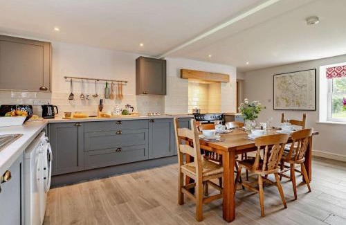 Llanover Casa | Kiln Farm, a Canal side retreat